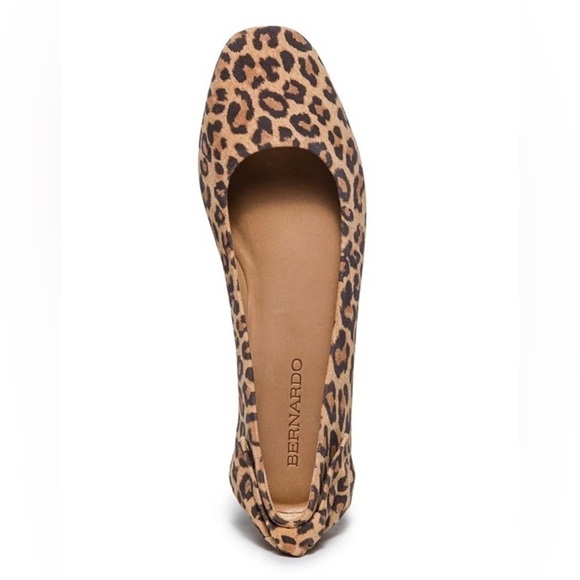 NEW including the Box!  Bernardo Eloisa Sand Cheetah Vegan Suede Bow Flat 11 M - Picture 11 of 13